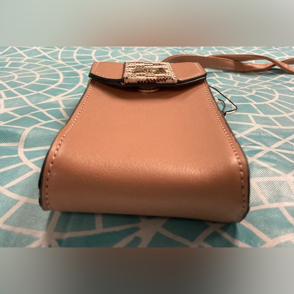 💛TODAY***$13***NWOT Olivia & Kate New York travel bag, cell phone plus. - Picture 6 of 7